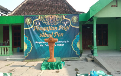 3 T dibahas Ustadz Imam Nawawi dipengajian Ahad Pon PCM Dolopo